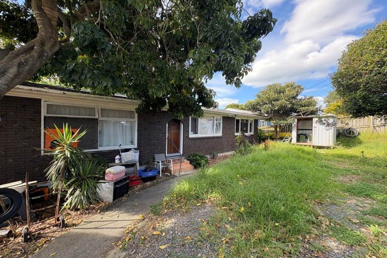 Photo of property in 19 Sherwood Avenue, Te Atatu South, Auckland, 0610