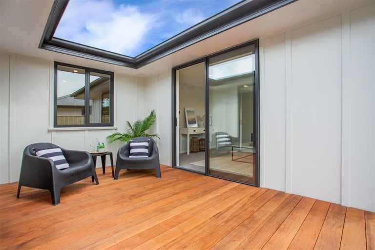 Photo of property in 6 Classic Lane, Rolleston, 7614