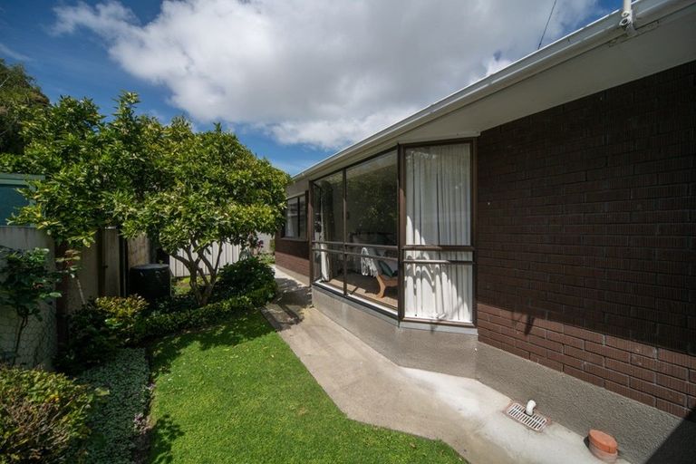 Photo of property in 3 Phoenix Avenue, Hokowhitu, Palmerston North, 4410