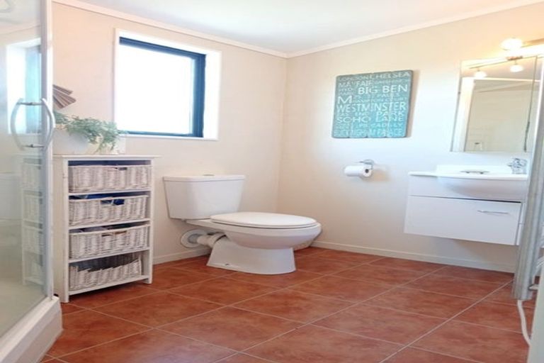 Photo of property in 18 Richmond Avenue, Richmond Heights, Taupo, 3330