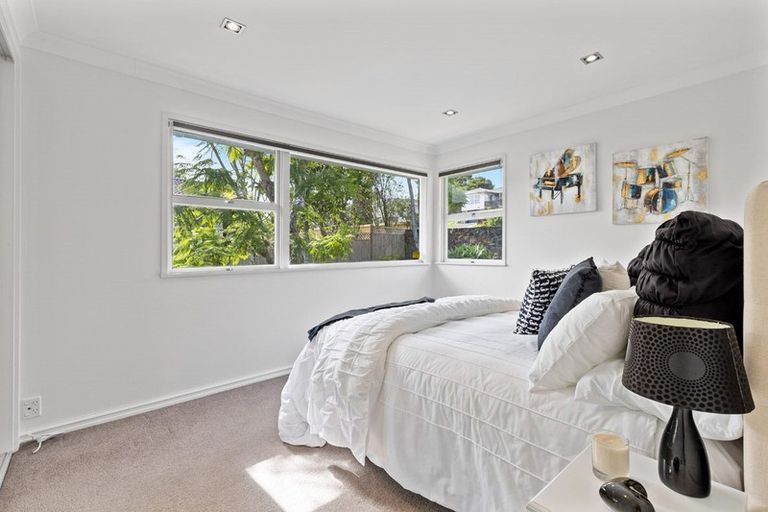 Photo of property in 16 Weatherly Road, Torbay, Auckland, 0630