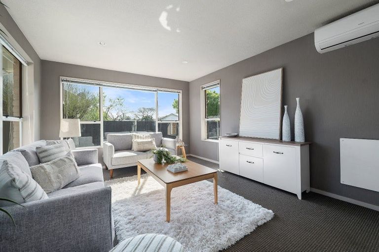 Photo of property in 62 Oakley Crescent, Hornby, Christchurch, 8042