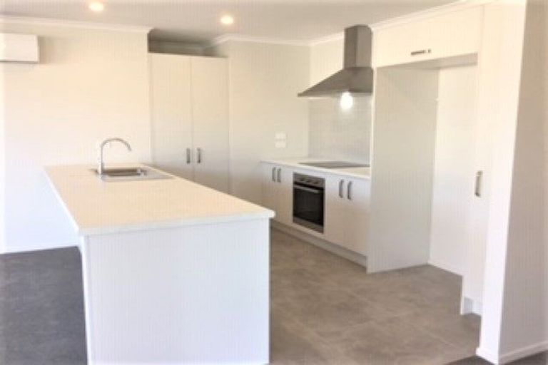 Photo of property in 15 Raynor Crescent, Pyes Pa, Tauranga, 3112