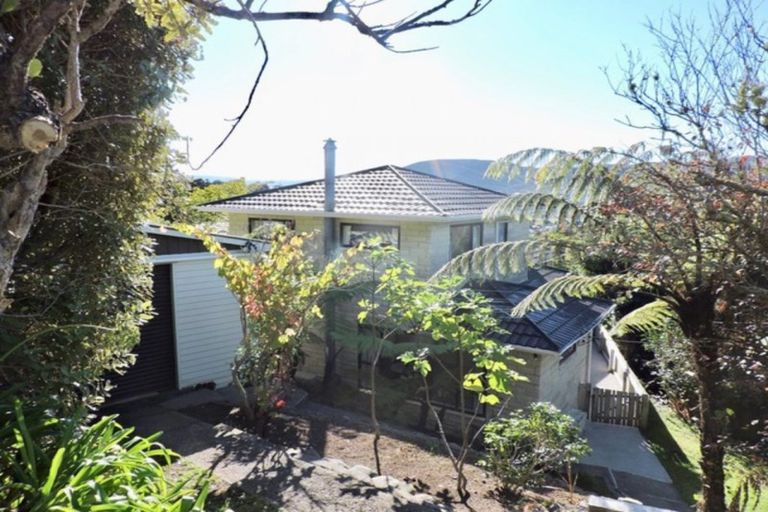 Photo of property in 13 Chester Road, Tawa, Wellington, 5028