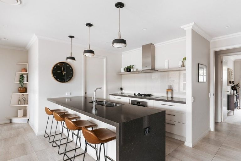 Photo of property in 30 Broadwater Close, Pyes Pa, Tauranga, 3112