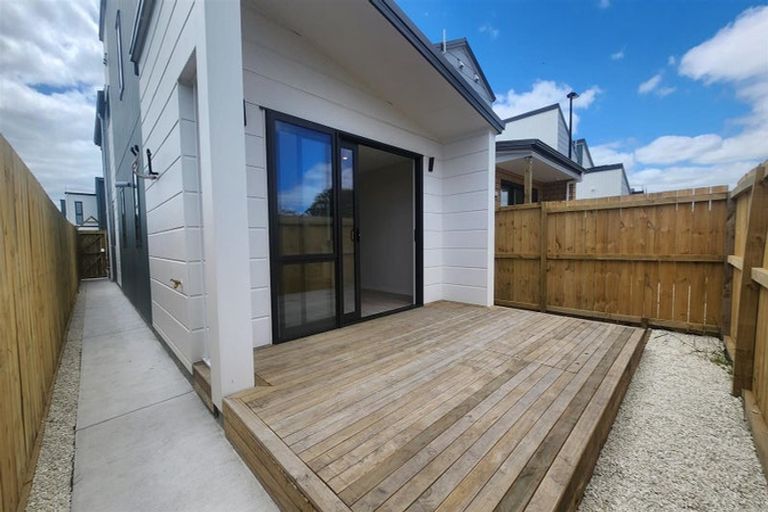 Photo of property in 17 John Gray Street, Papakura, 2110