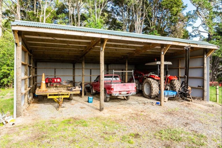 Photo of property in 348 Tauraroa Road, Maungakaramea, 0178