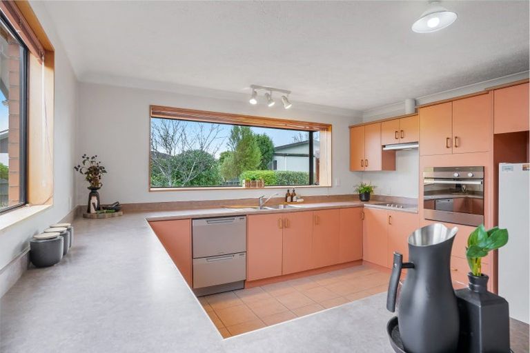 Photo of property in 1 Niddry Crescent, Winton, 9720