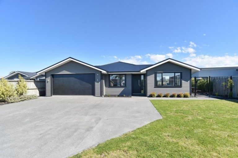 Photo of property in 20 Ballinger Place, Kaiapoi, 7630