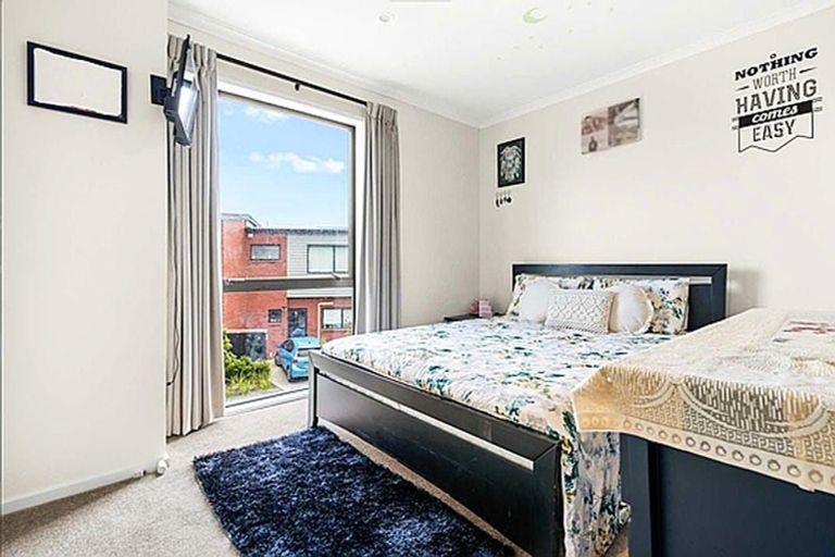 Photo of property in 11 Fermi Lane, Papakura, 2110