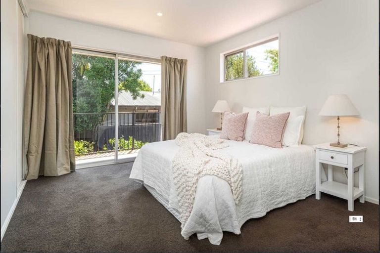 Photo of property in 32 Ambleside Drive, Burnside, Christchurch, 8053