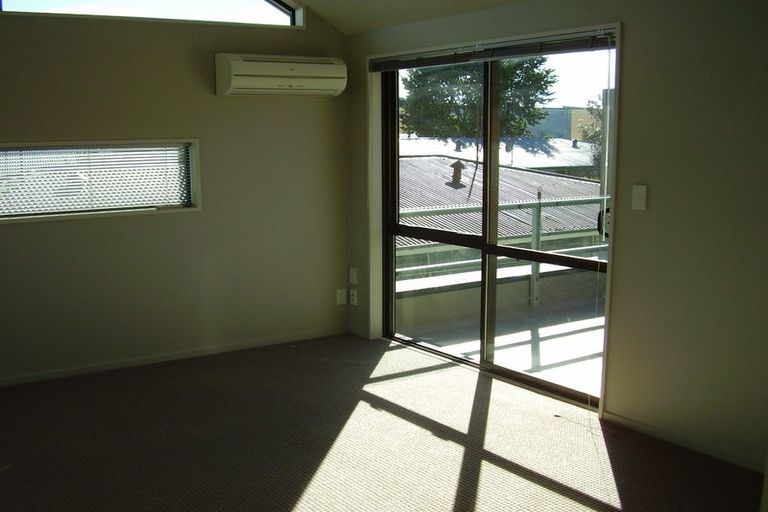 Photo of property in 1/450 Barbadoes Street, Edgeware, Christchurch, 8013
