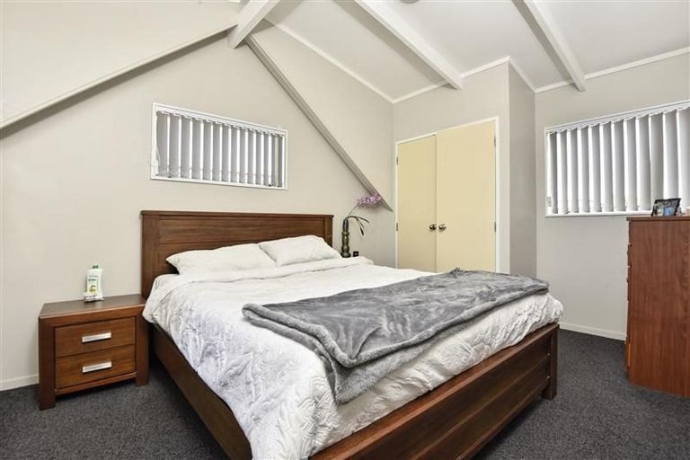 Photo of property in 2/10 Rewa Street, New Lynn, Auckland, 0600