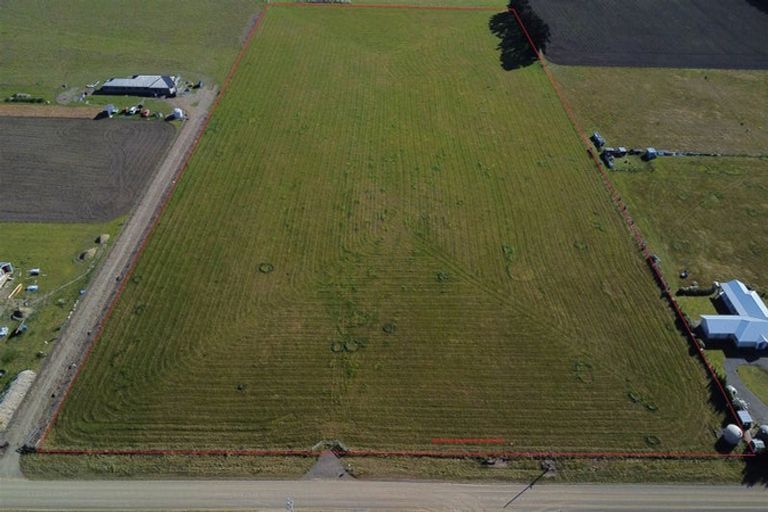 Photo of property in 66 Racecourse Road, Amberley, 7482