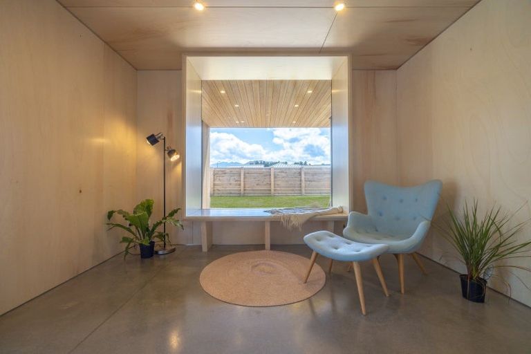 Photo of property in 6 Pounamu Avenue, Albert Town, Wanaka, 9305