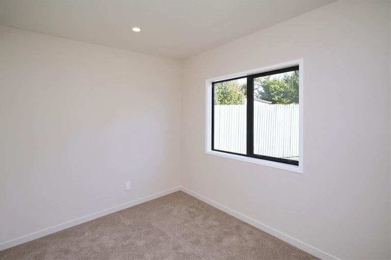 Photo of property in 2/141 Peverel Street, Riccarton, Christchurch, 8041