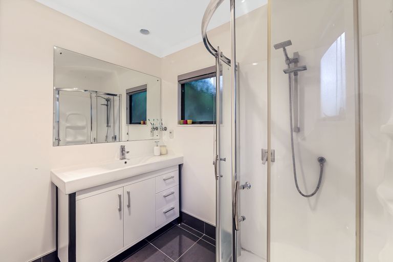 Photo of property in 17 Coralsea Way, Arkles Bay, Whangaparaoa, 0932