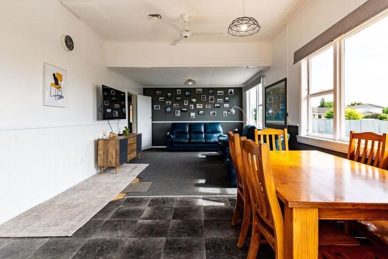 Photo of property in 15 Timaru Road, Waimate, 7924