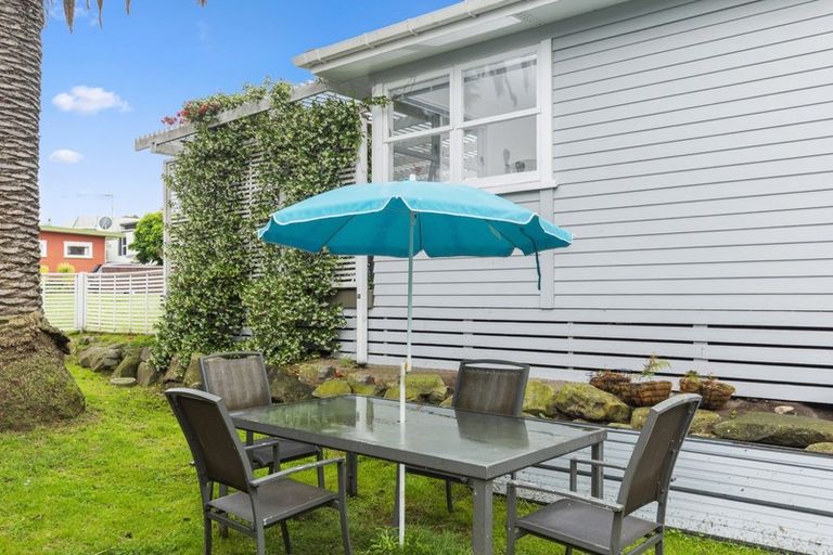 Photo of property in 15 Sutherland Avenue, Mount Maunganui, 3116