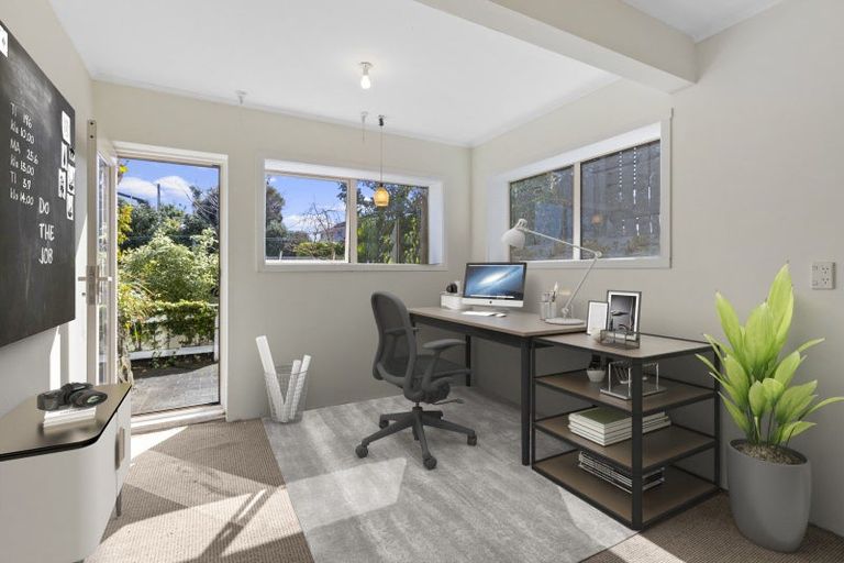 Photo of property in 383 Saint Aubyn Street, Moturoa, New Plymouth, 4310