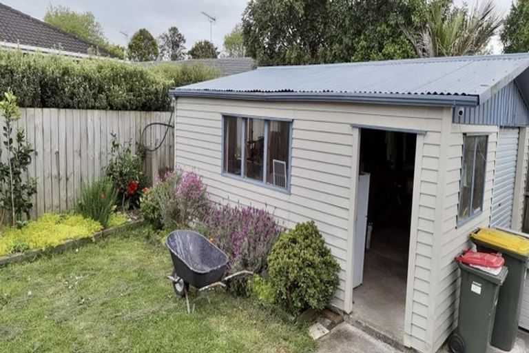 Photo of property in 31 Lyren Place, Half Moon Bay, Auckland, 2012