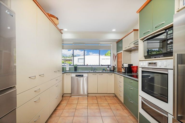 Photo of property in 15 Martin Place, Cooks Beach, Whitianga, 3591