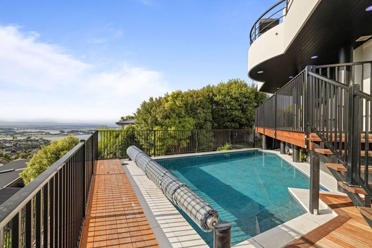 Photo of property in 9 Luxton Place, Mount Pleasant, Christchurch, 8081