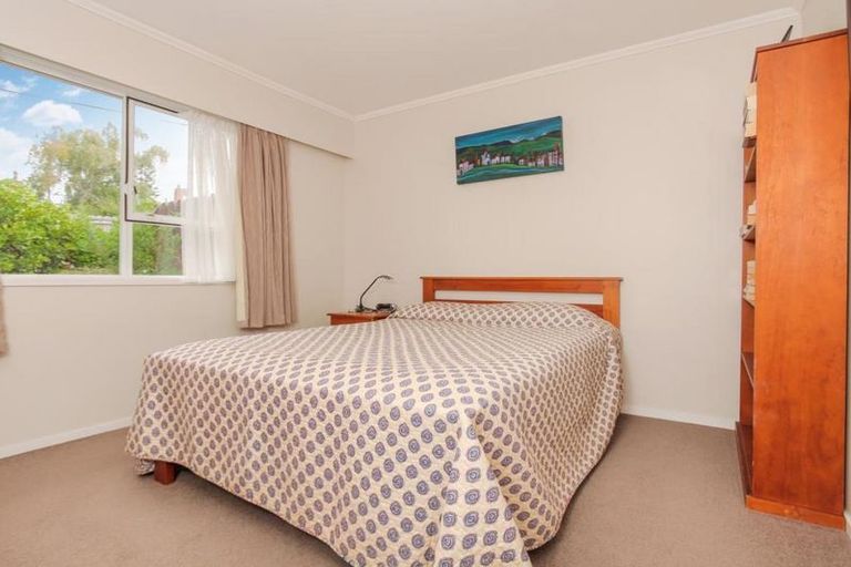 Photo of property in 2/26 Karaka Street, New Lynn, Auckland, 0600