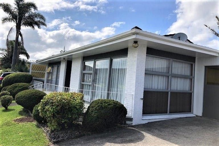 Photo of property in 1/9 Belmere Rise, Farm Cove, Auckland, 2012