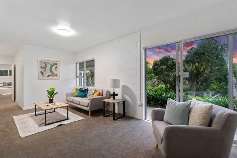 Photo of property in 13 Sandford Street, Campbells Bay, Auckland, 0630