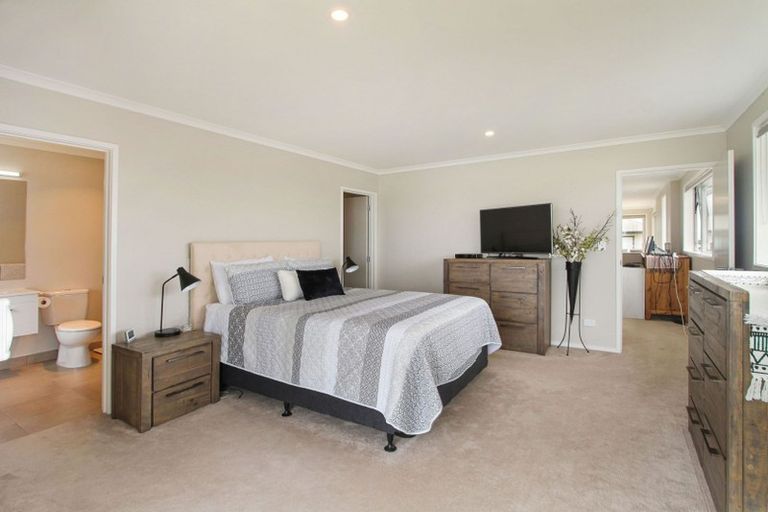 Photo of property in 2 Mutetai Road, Clarks Beach, 2122