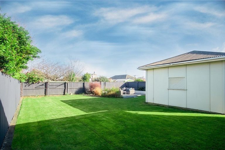 Photo of property in 30 Daniels Road, Redwood, Christchurch, 8051