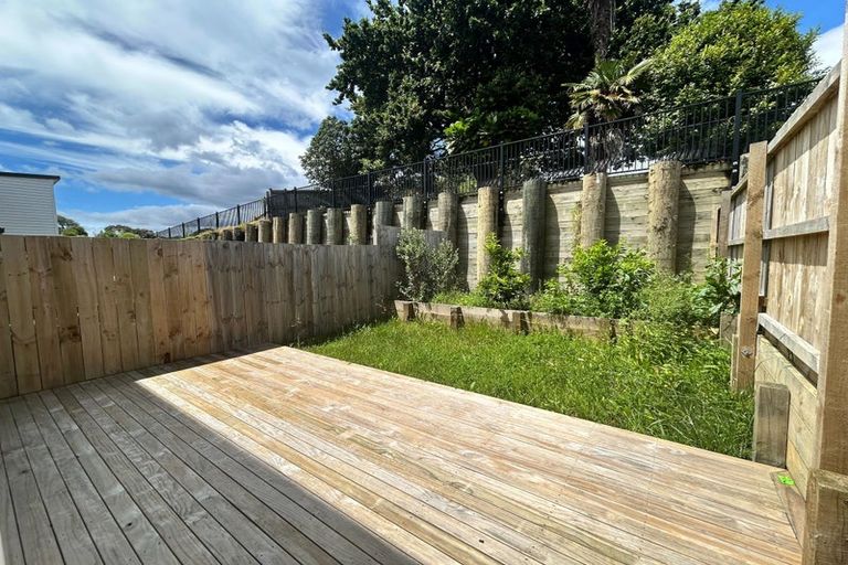 Photo of property in 21 Korokio Lane, Henderson, Auckland, 0612