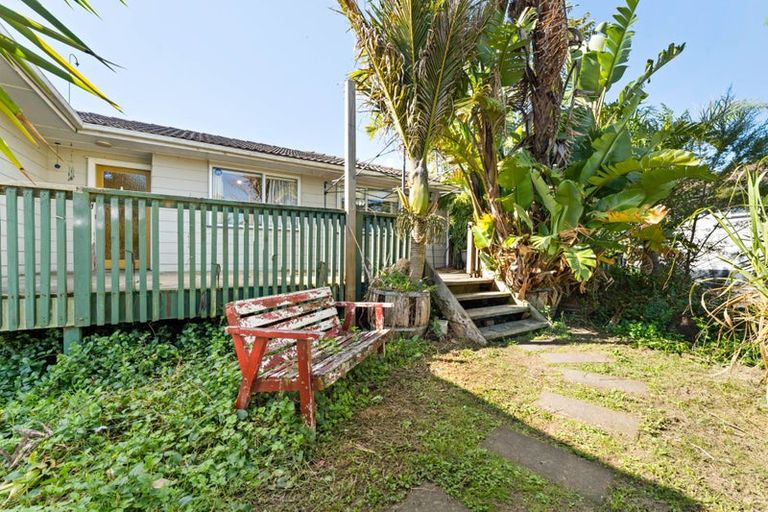 Photo of property in 4 Spode Place, Henderson, Auckland, 0612