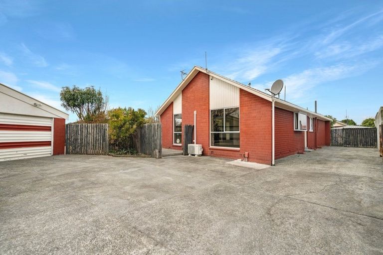 Photo of property in 95 Oakhampton Street, Hornby, Christchurch, 8042