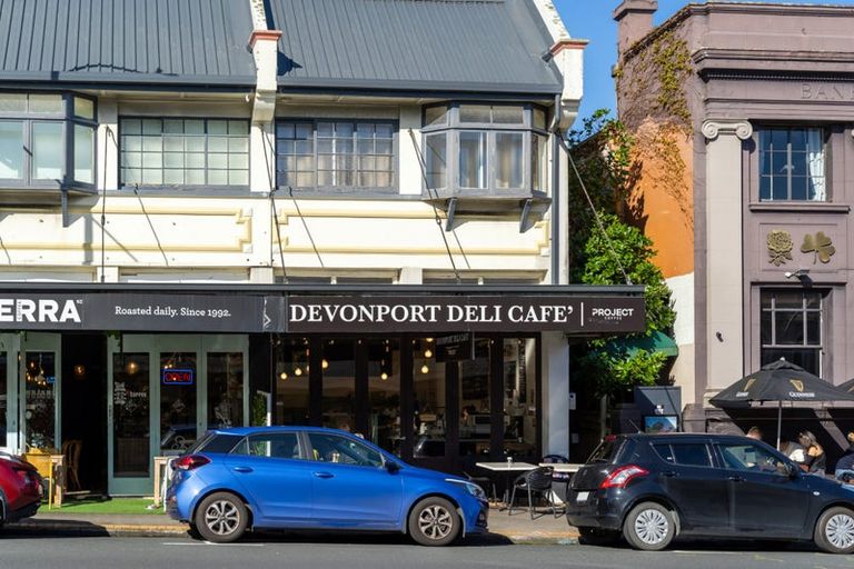 Photo of property in 5/77 Old Lake Road, Narrow Neck, Auckland, 0624