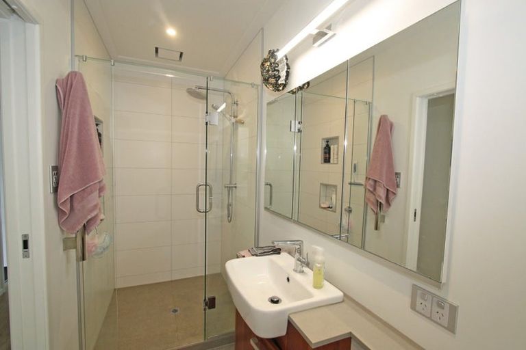 Photo of property in 4/6 Belt Road, Moturoa, New Plymouth, 4310