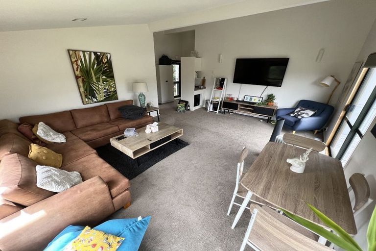 Photo of property in 20 Bay Lair Grove, Island Bay, Wellington, 6023