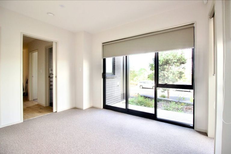 Photo of property in 15 Longshore Drive, Long Bay, Auckland, 0630