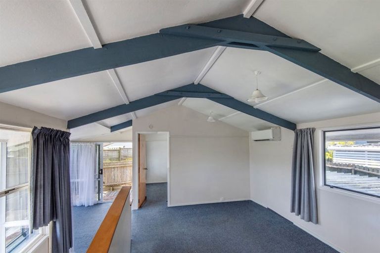 Photo of property in 20 Bay Street, Red Beach, 0932