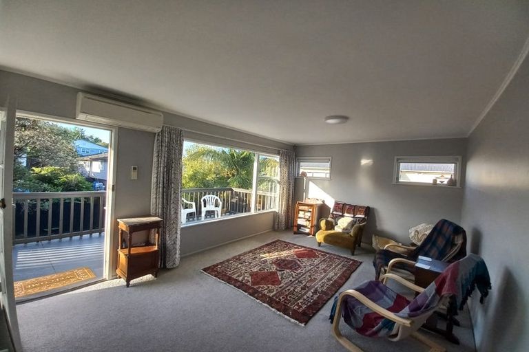 Photo of property in 1/28 Fairclough Road, Beach Haven, Auckland, 0626