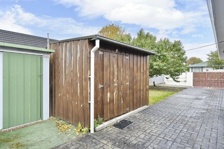 Photo of property in 1/2 James Condon Place, Redwood, Christchurch, 8051