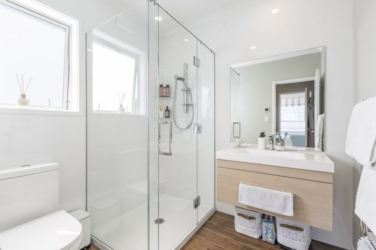 Photo of property in 101 Karepiro Drive, Stanmore Bay, Whangaparaoa, 0932