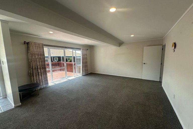 Photo of property in 15a Te Atatu Road, Te Atatu South, Auckland, 0610