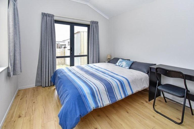 Photo of property in 16 Kuparu Street, Weymouth, Auckland, 2103