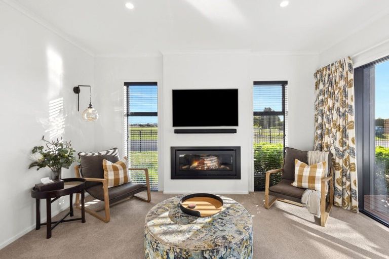 Photo of property in 77 Vogel Street, Cambridge, 3434