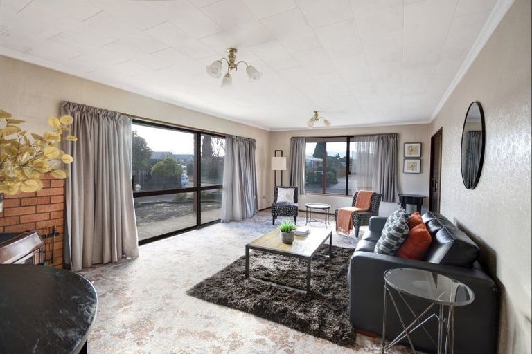 Photo of property in 13 Kent Place, Mosgiel, 9024