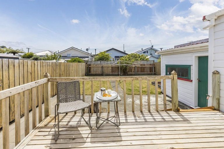 Photo of property in 12 Cockburn Street, Kilbirnie, Wellington, 6022