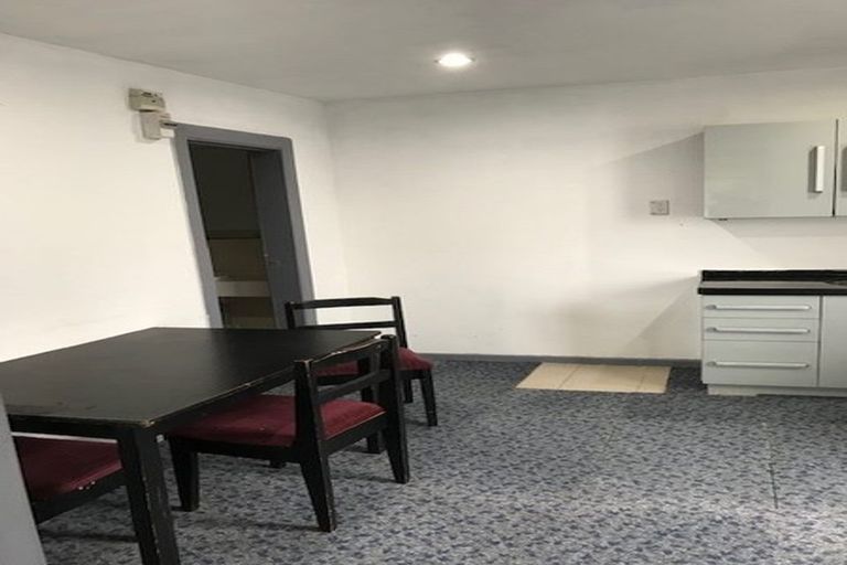 Photo of property in 3 Rogers Avenue, Eastern Beach, Auckland, 2012