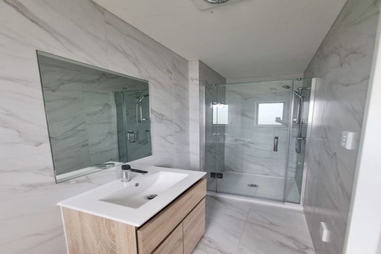 Photo of property in 45a Crestview Rise, Papakura, 2110